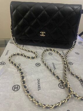 🛑SOLD🛑 CHANEL Black Quilted Clutch Top wallet with Gold Chain Vegan leather